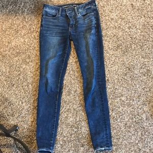 360 next level stretch AE jeans. Size 6 LONG